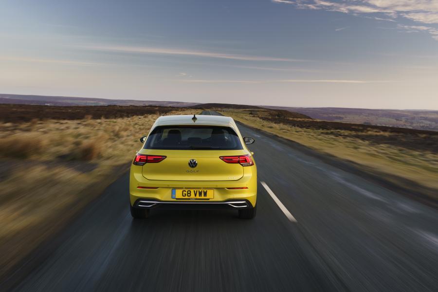  Volkswagen Golf Style 2020 года  (UK) (фото 18 из 40)